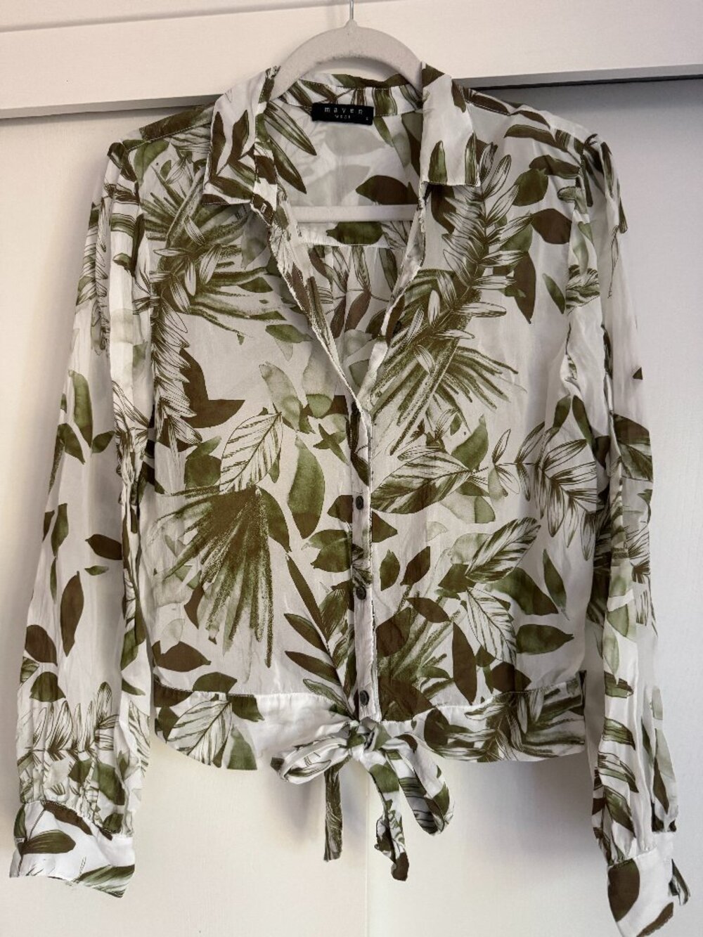 Maven West Sheer Tropical Leaf Print Tie Front Blouse Size Small